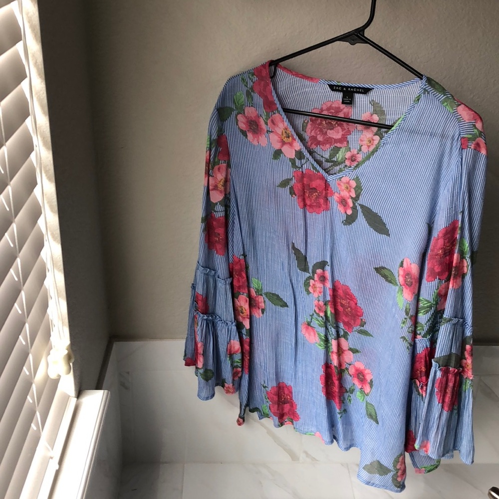 Zac and Rachel Size L top